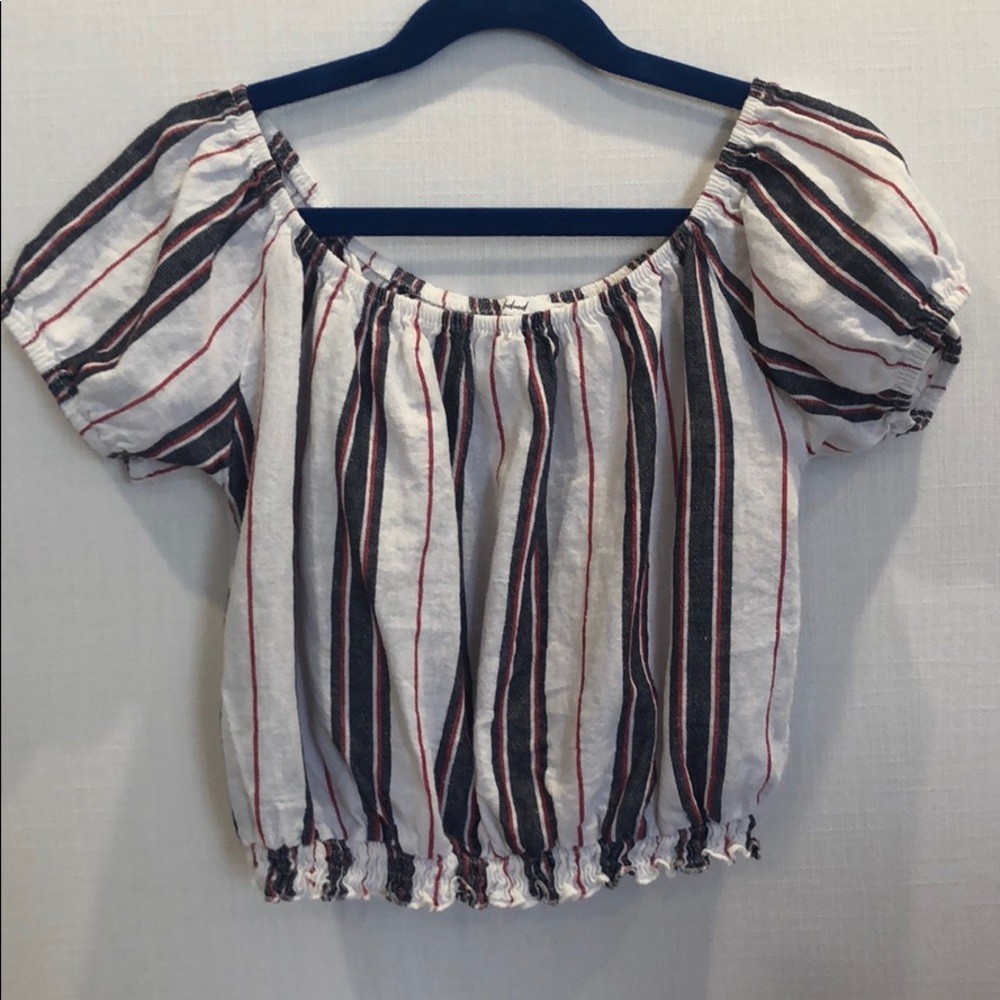 Subdued white, navy, red cropped blouse. Size S